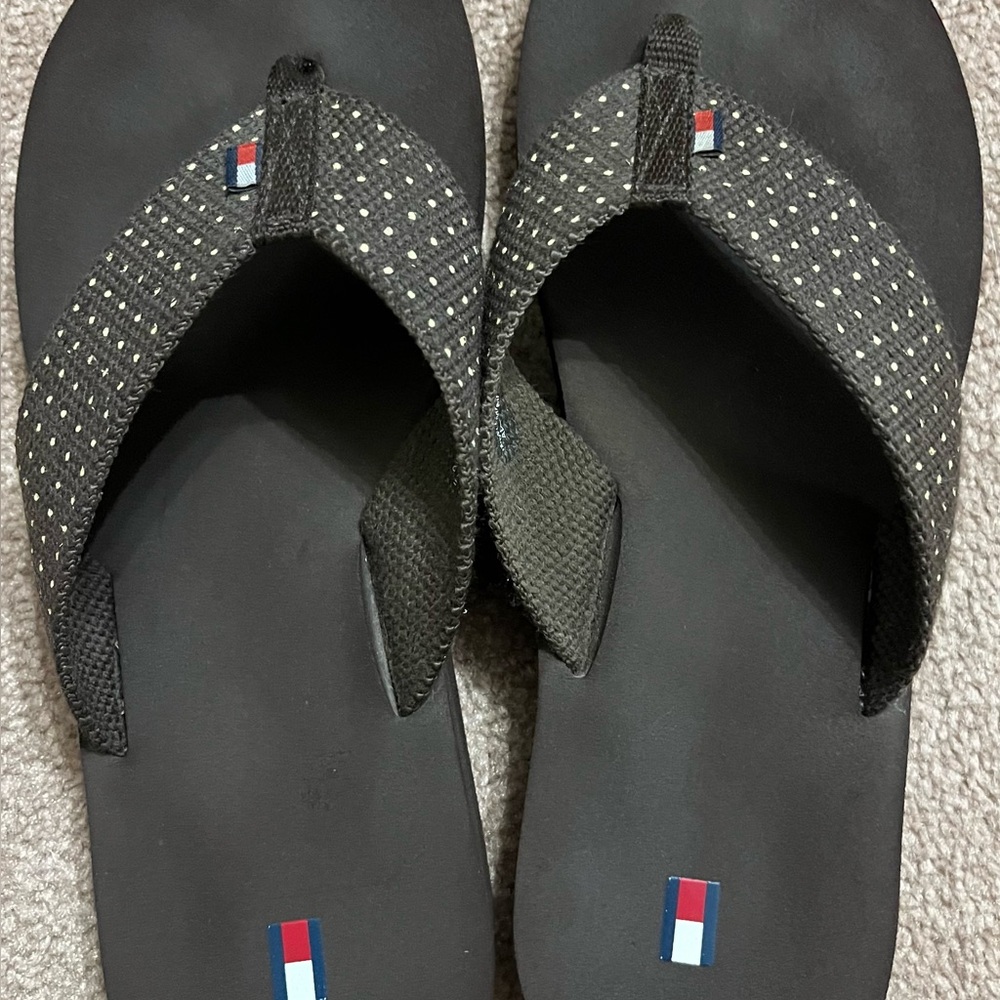 Tommy Hilfiger womens size 7 brown flip flops, very comfortable, smoke free